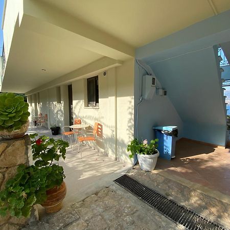 Mirovigli Family Rooms Lépedha Exterior photo