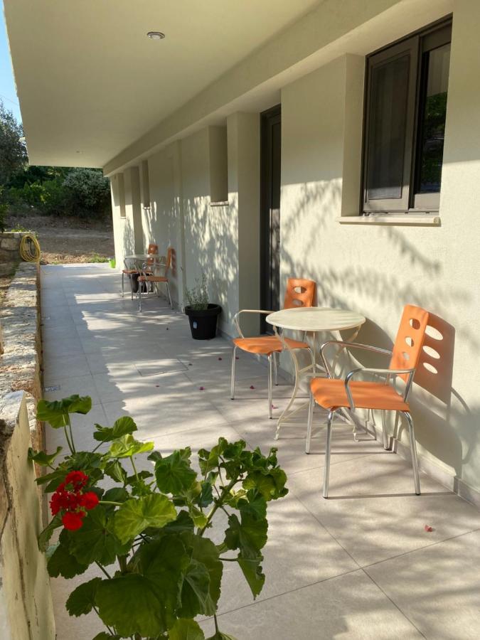 Mirovigli Family Rooms Lépedha Exterior photo