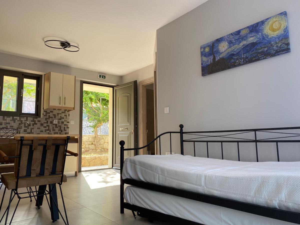 Mirovigli Family Rooms Lépedha Exterior photo