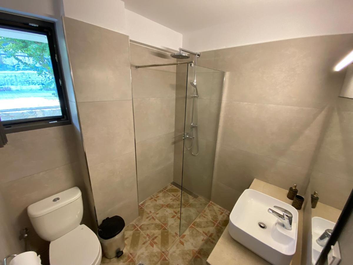 Mirovigli Family Rooms Lépedha Exterior photo