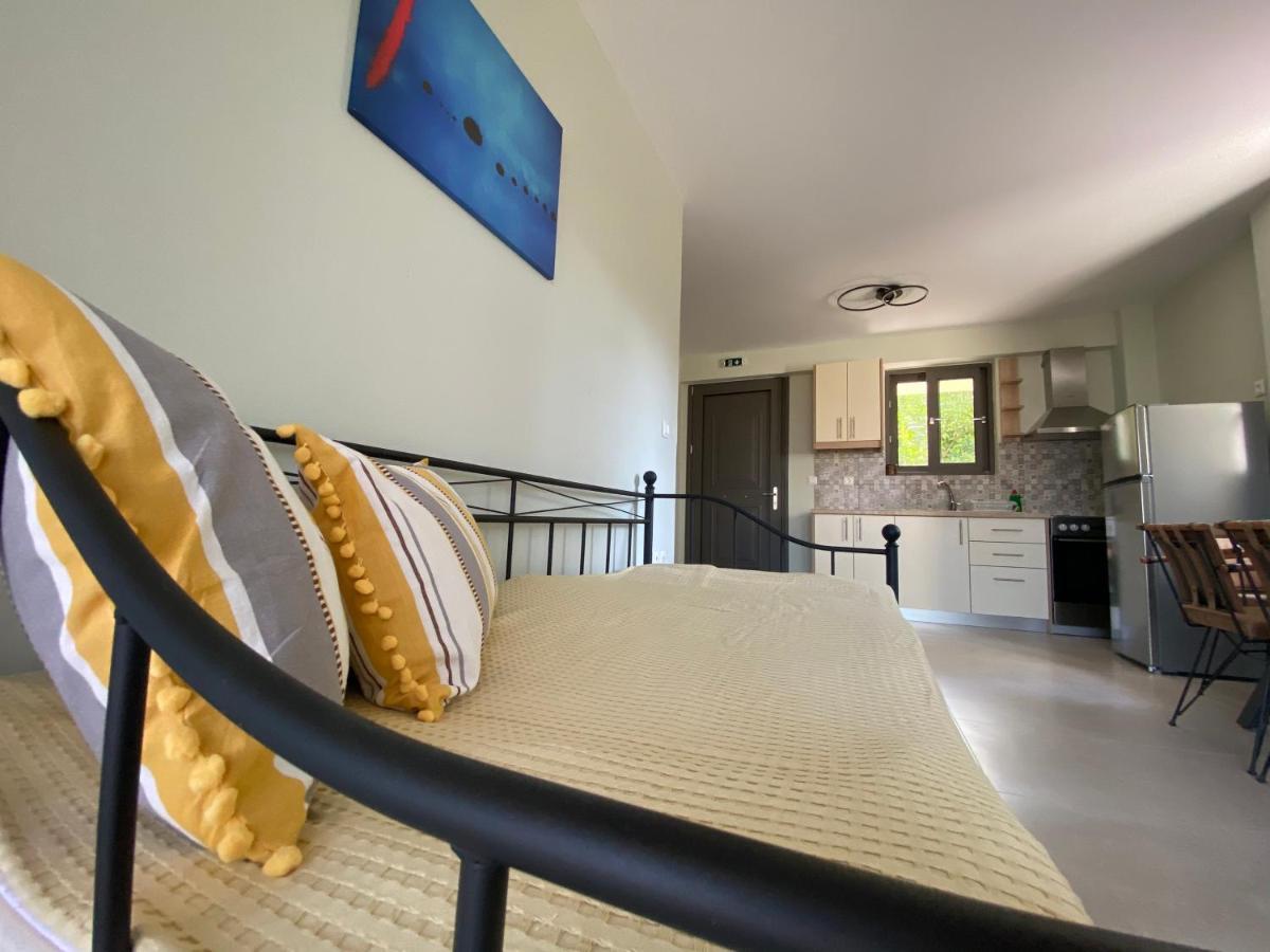 Mirovigli Family Rooms Lépedha Exterior photo